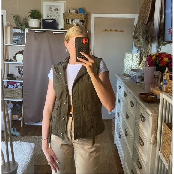 Arizona army green utility vest hood is removable - Picture 13 of 14